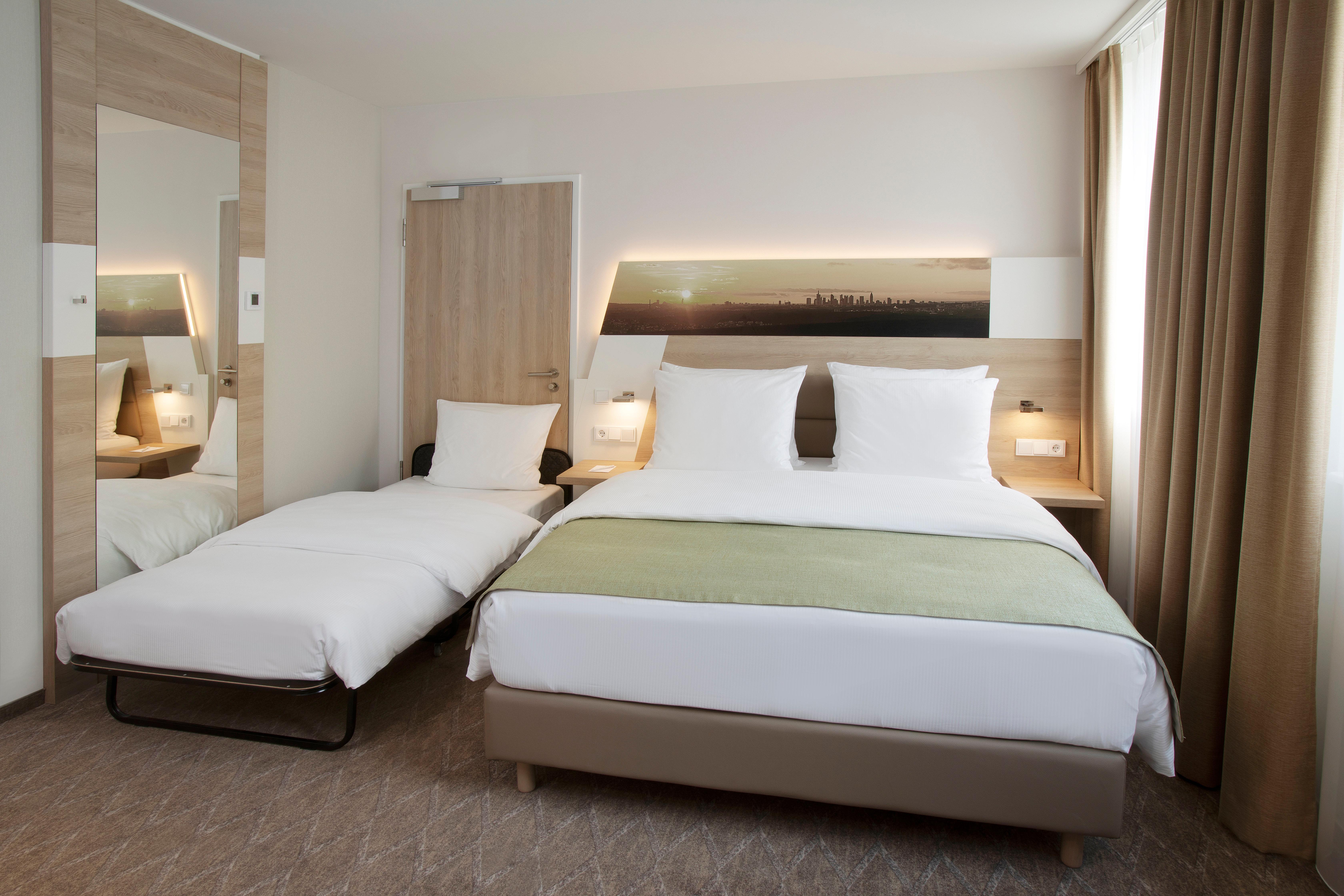 Holiday Inn Frankfurt Airport By Ihg Francoforte sul Meno Esterno foto