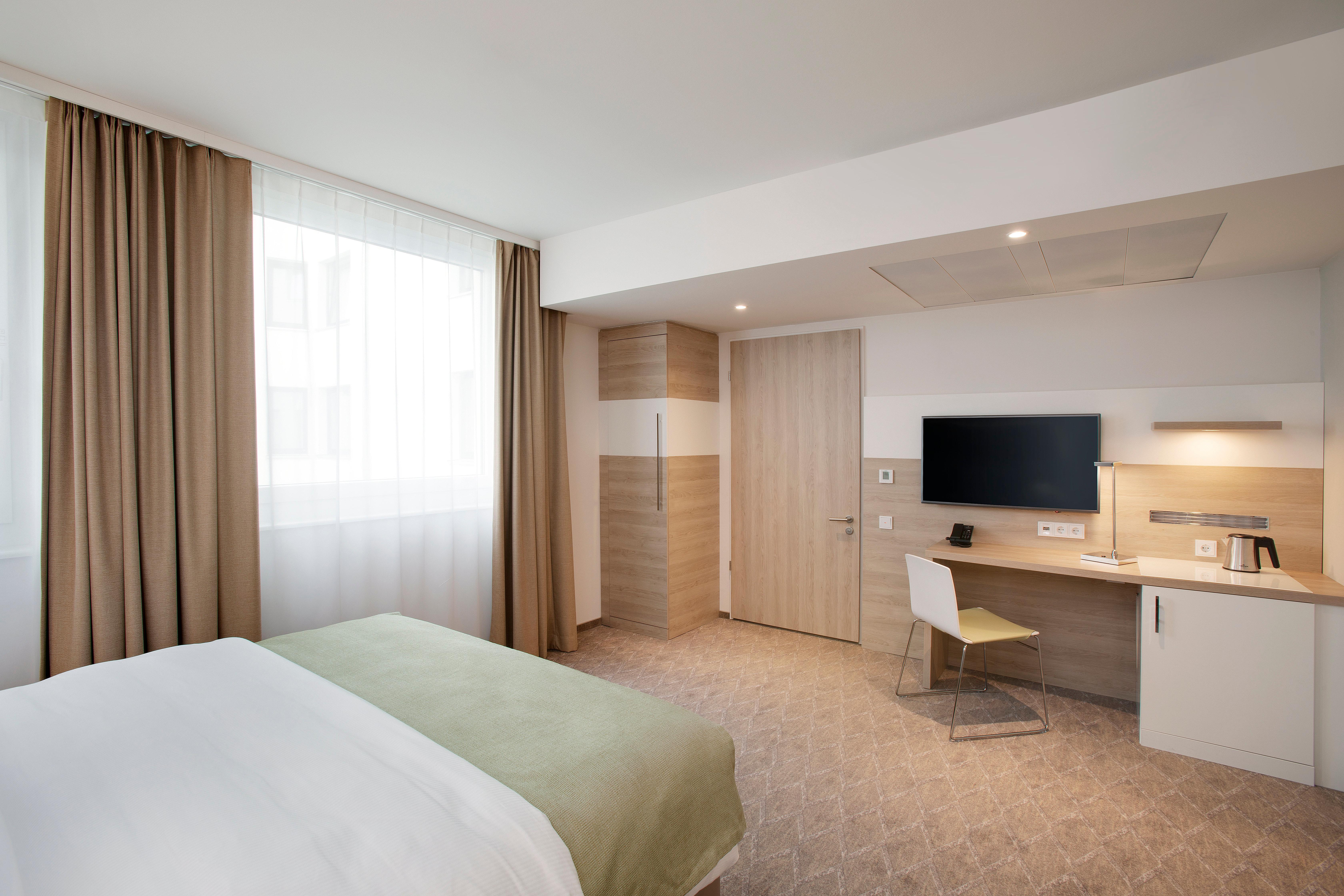 Holiday Inn Frankfurt Airport By Ihg Francoforte sul Meno Esterno foto