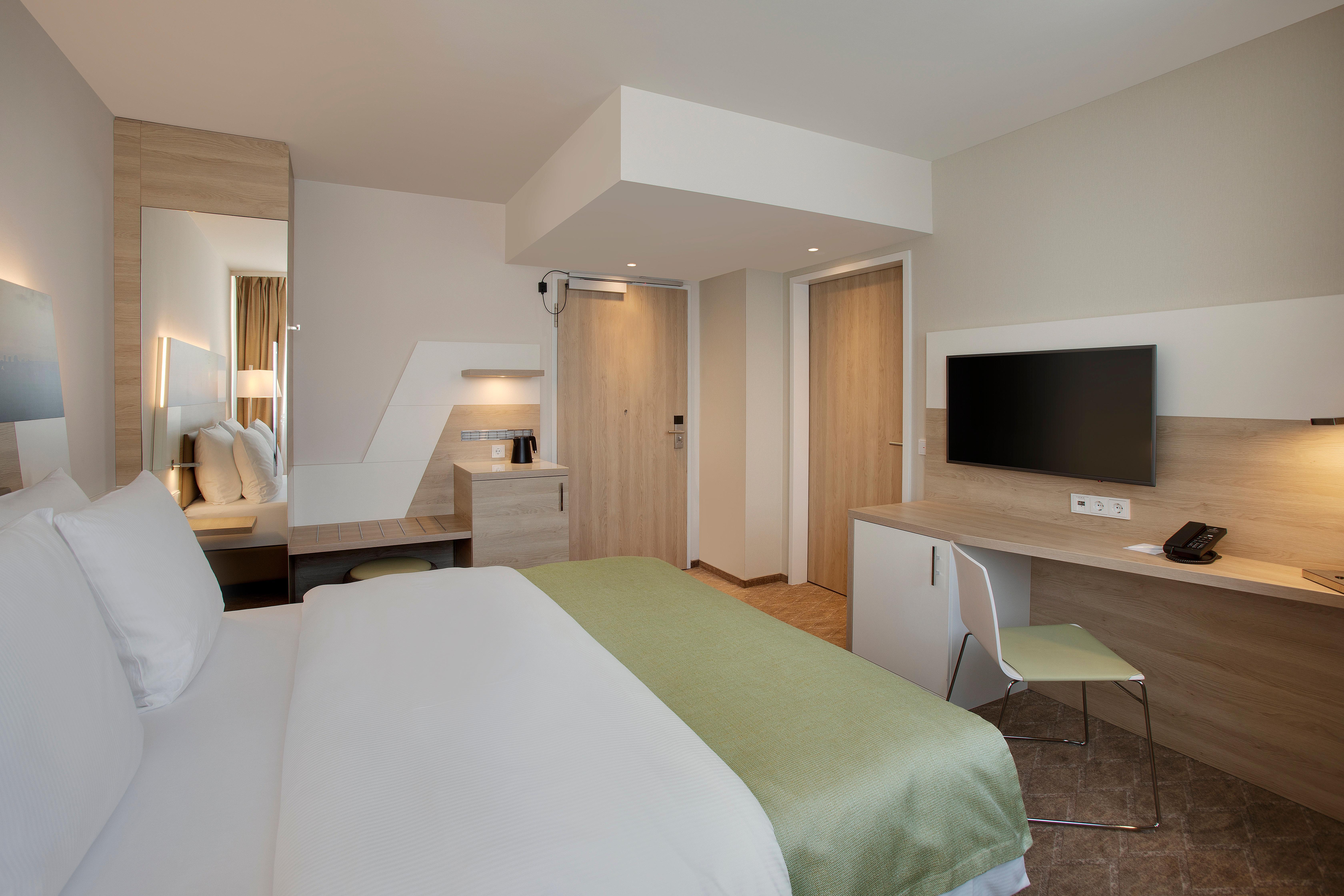 Holiday Inn Frankfurt Airport By Ihg Francoforte sul Meno Esterno foto