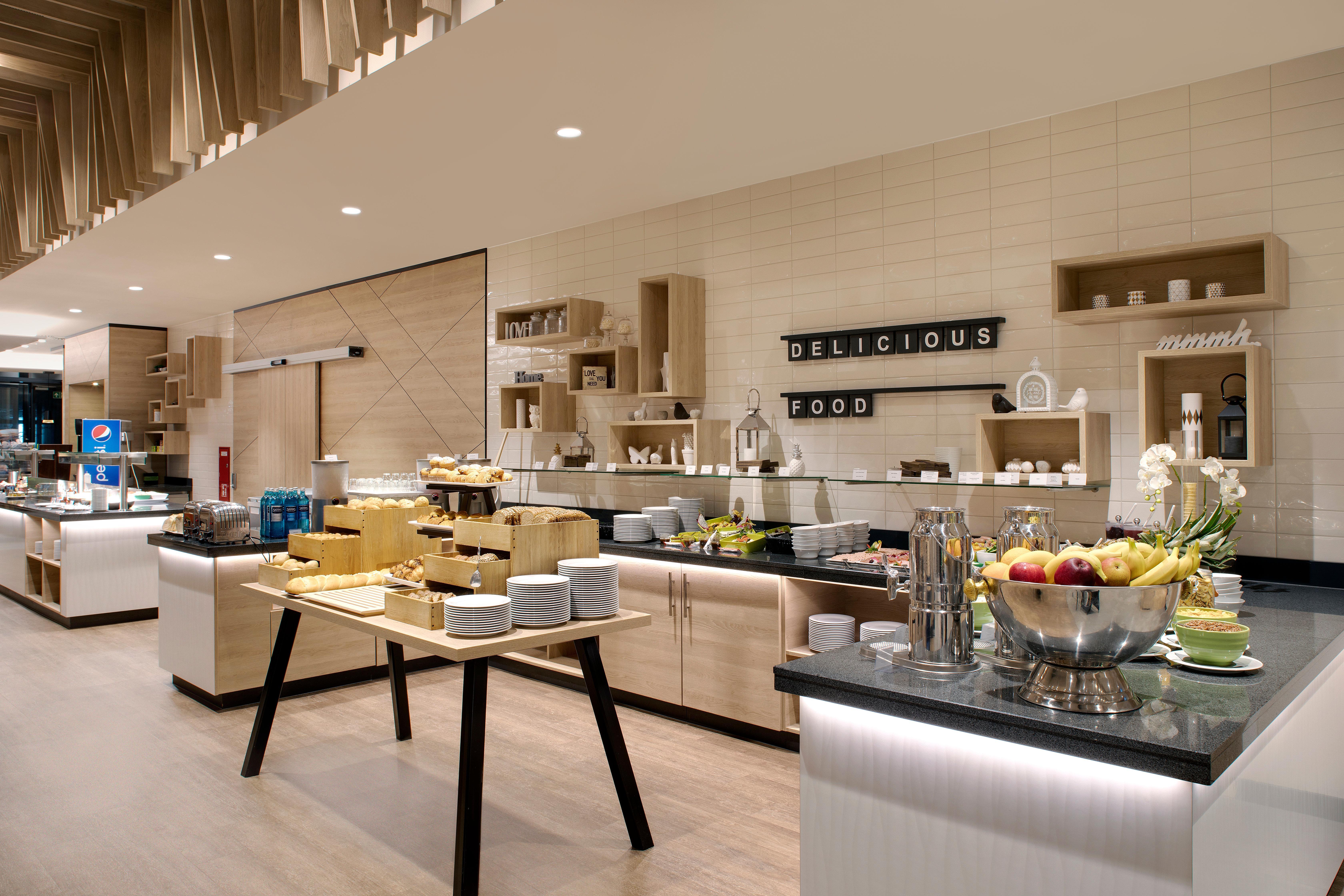 Holiday Inn Frankfurt Airport By Ihg Francoforte sul Meno Esterno foto