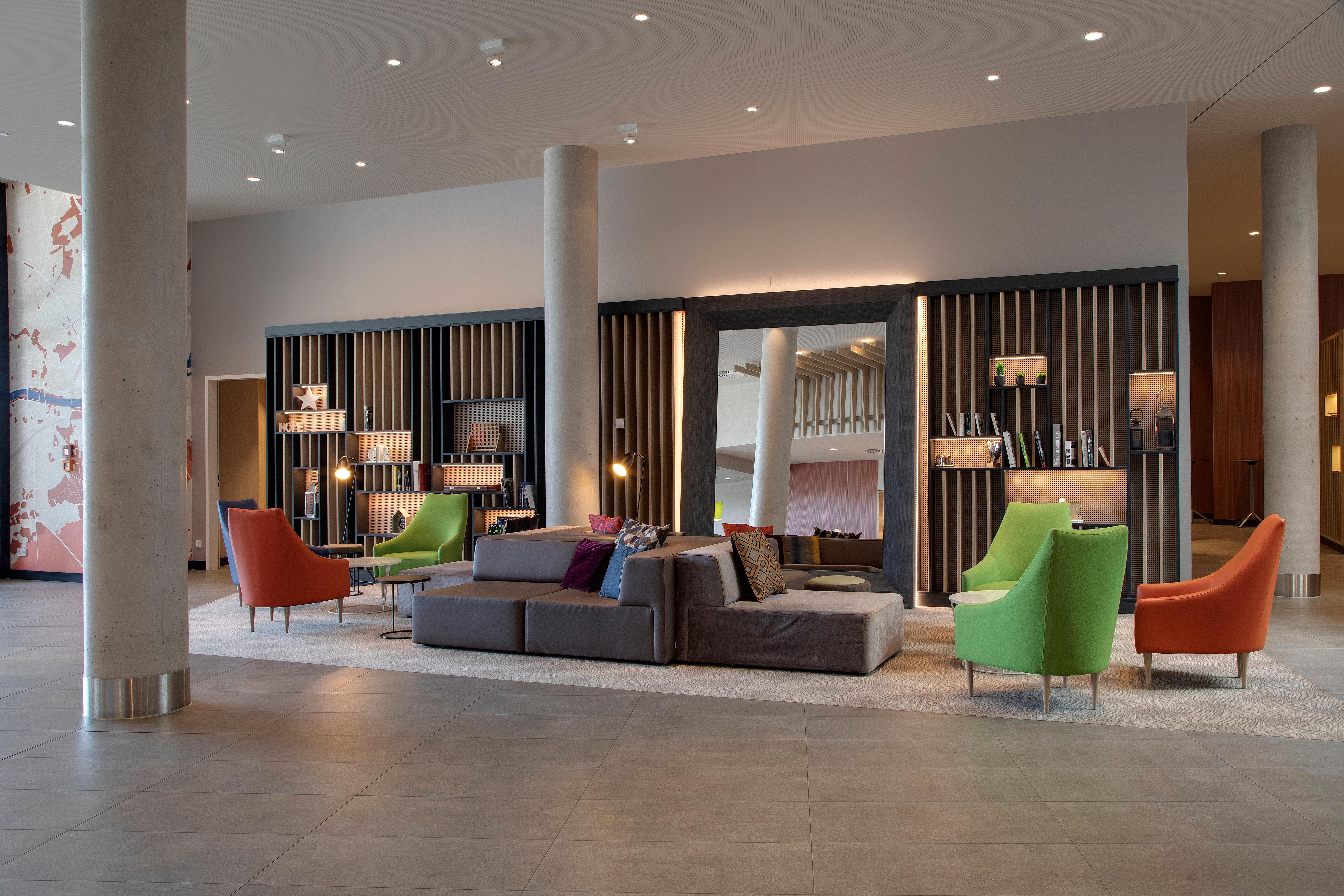 Holiday Inn Frankfurt Airport By Ihg Francoforte sul Meno Esterno foto
