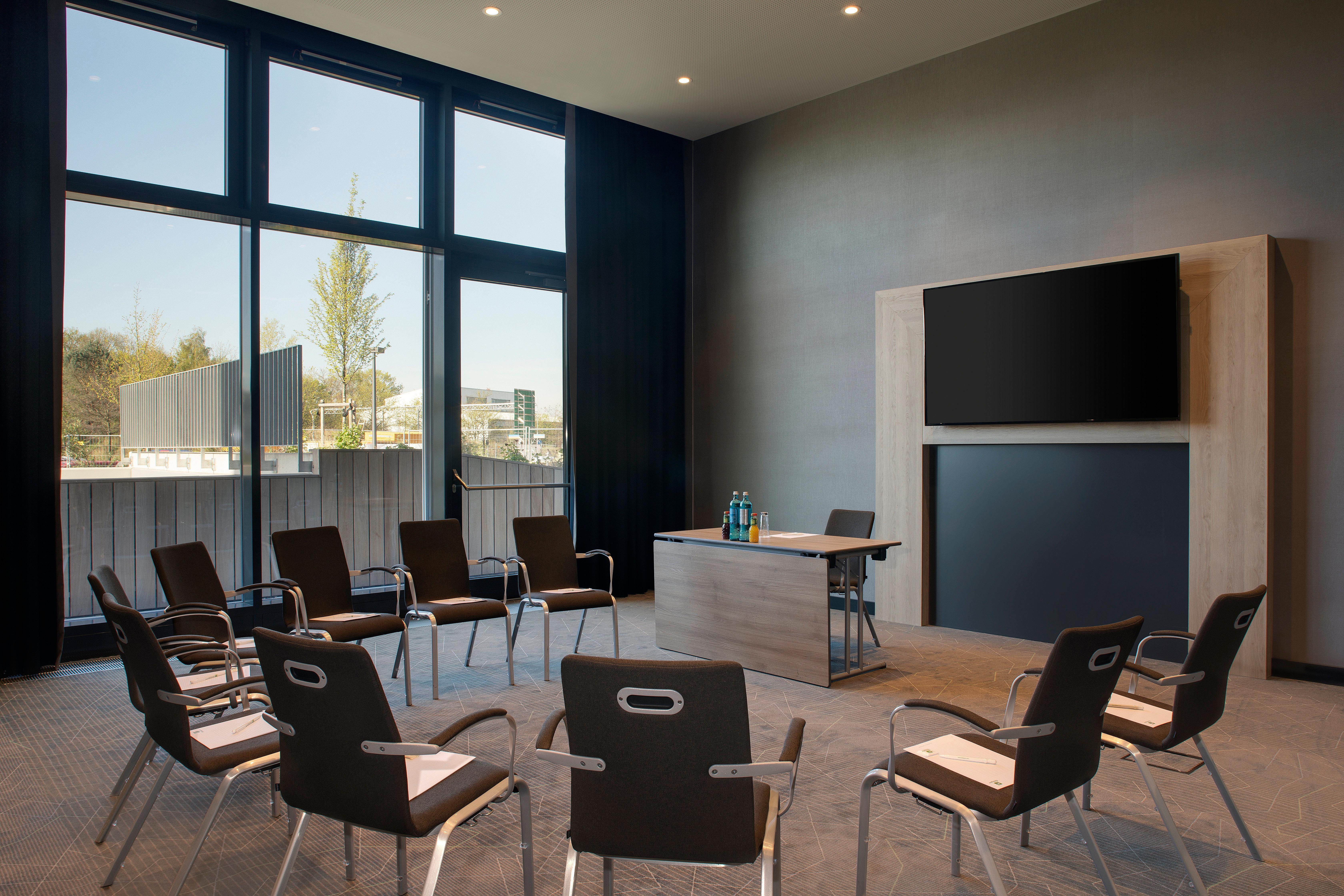 Holiday Inn Frankfurt Airport By Ihg Francoforte sul Meno Esterno foto