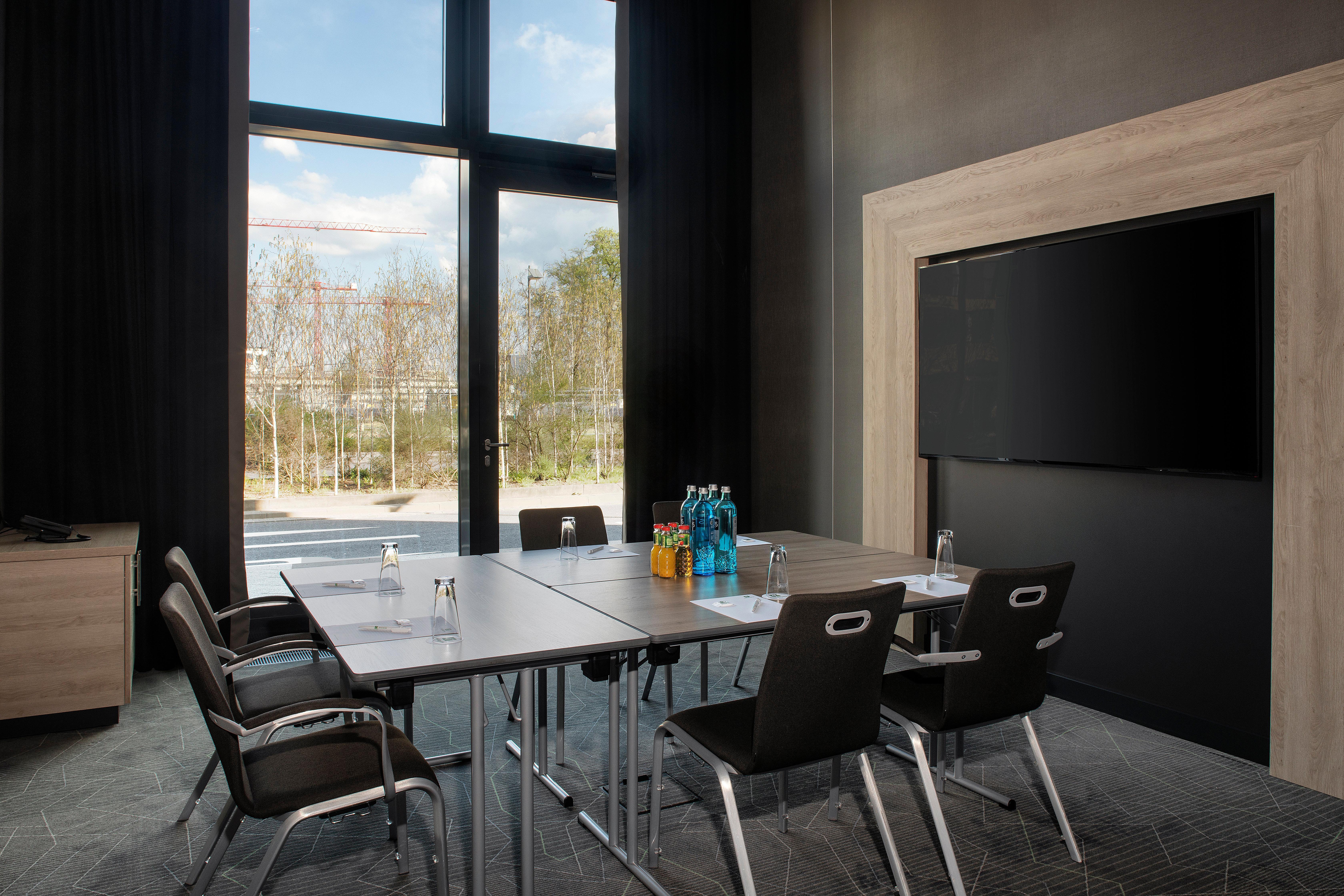 Holiday Inn Frankfurt Airport By Ihg Francoforte sul Meno Esterno foto